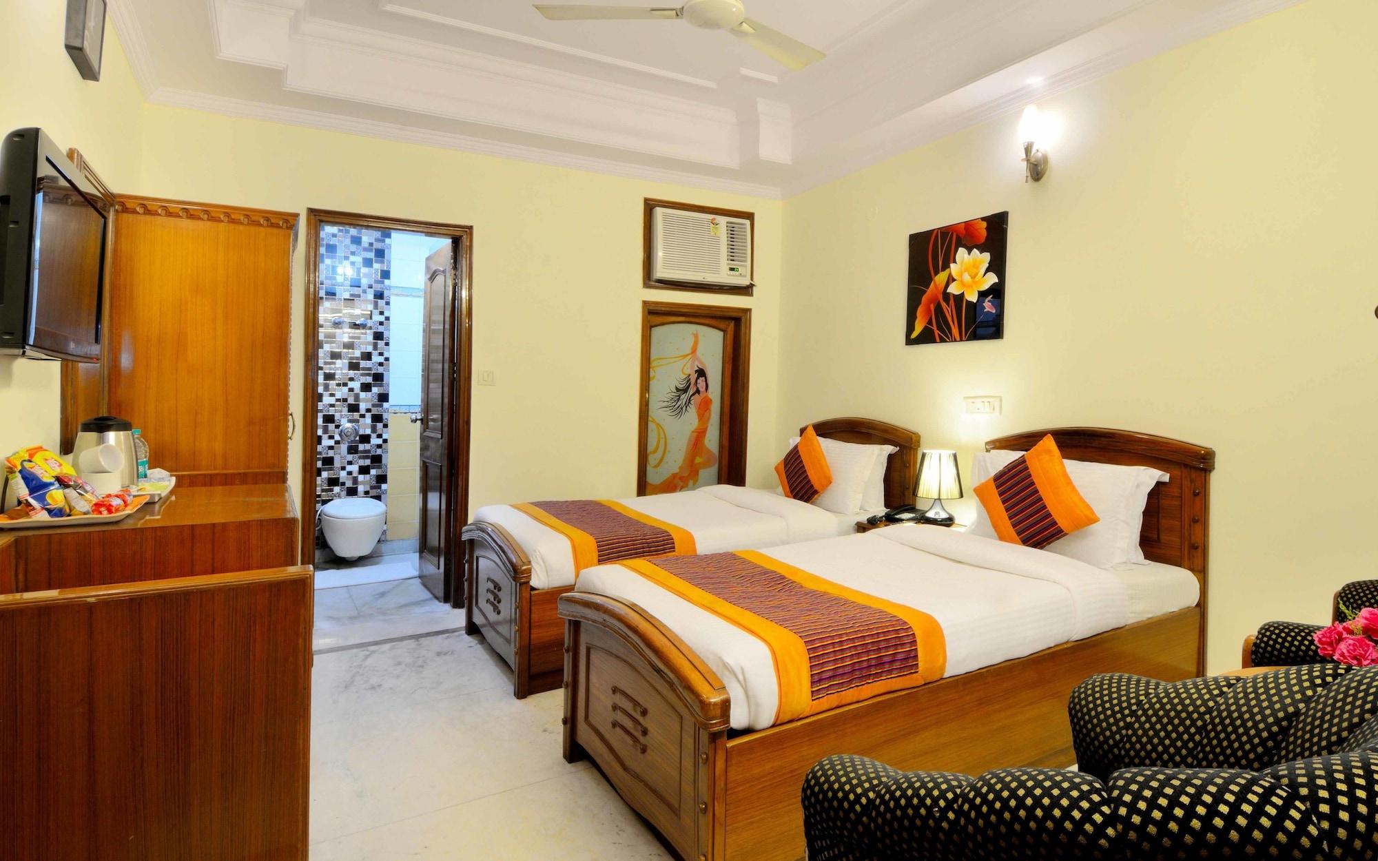 Hotel Pablas International, New Delhi, Near Metro Екстериор снимка