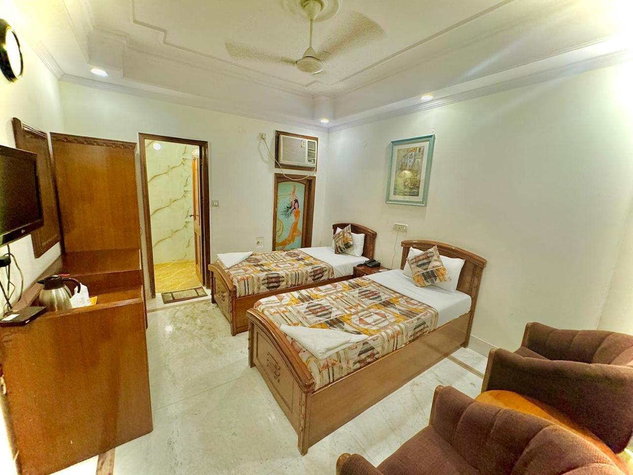Hotel Pablas International, New Delhi, Near Metro Екстериор снимка