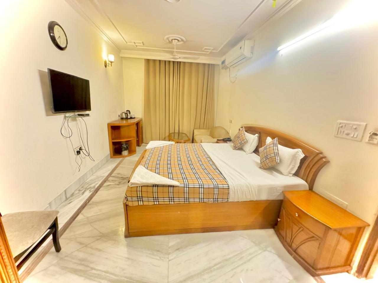 Hotel Pablas International, New Delhi, Near Metro Екстериор снимка