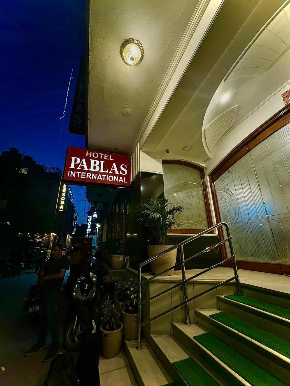 Hotel Pablas International, New Delhi, Near Metro Екстериор снимка