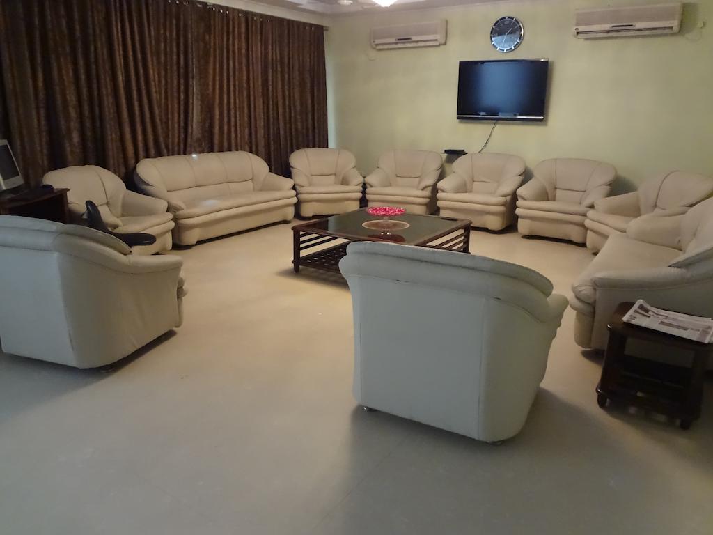 Hotel Pablas International, New Delhi, Near Metro Екстериор снимка
