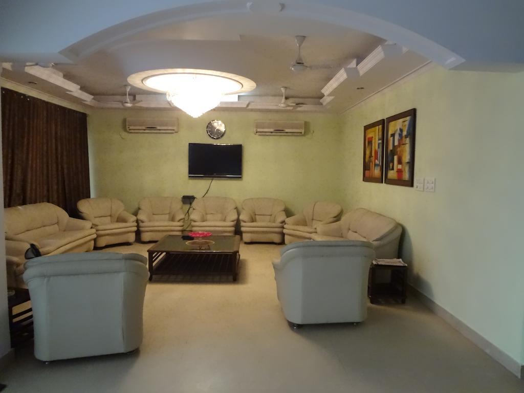 Hotel Pablas International, New Delhi, Near Metro Екстериор снимка