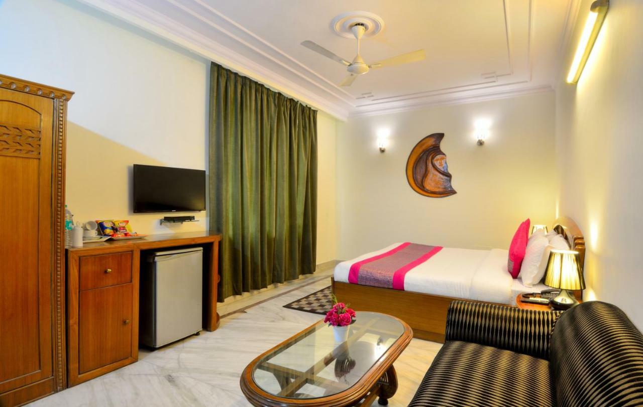 Hotel Pablas International, New Delhi, Near Metro Екстериор снимка