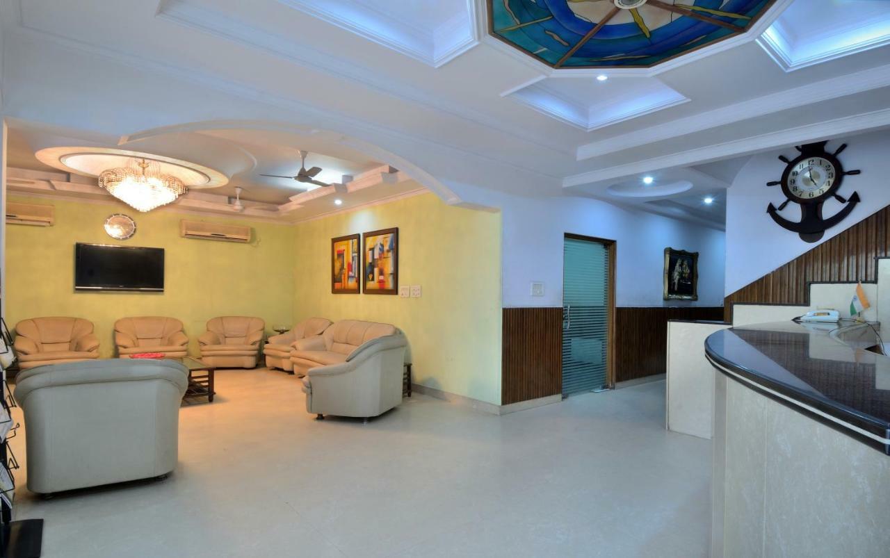 Hotel Pablas International, New Delhi, Near Metro Екстериор снимка