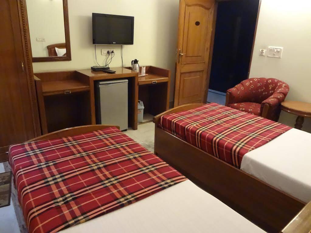 Hotel Pablas International, New Delhi, Near Metro Екстериор снимка