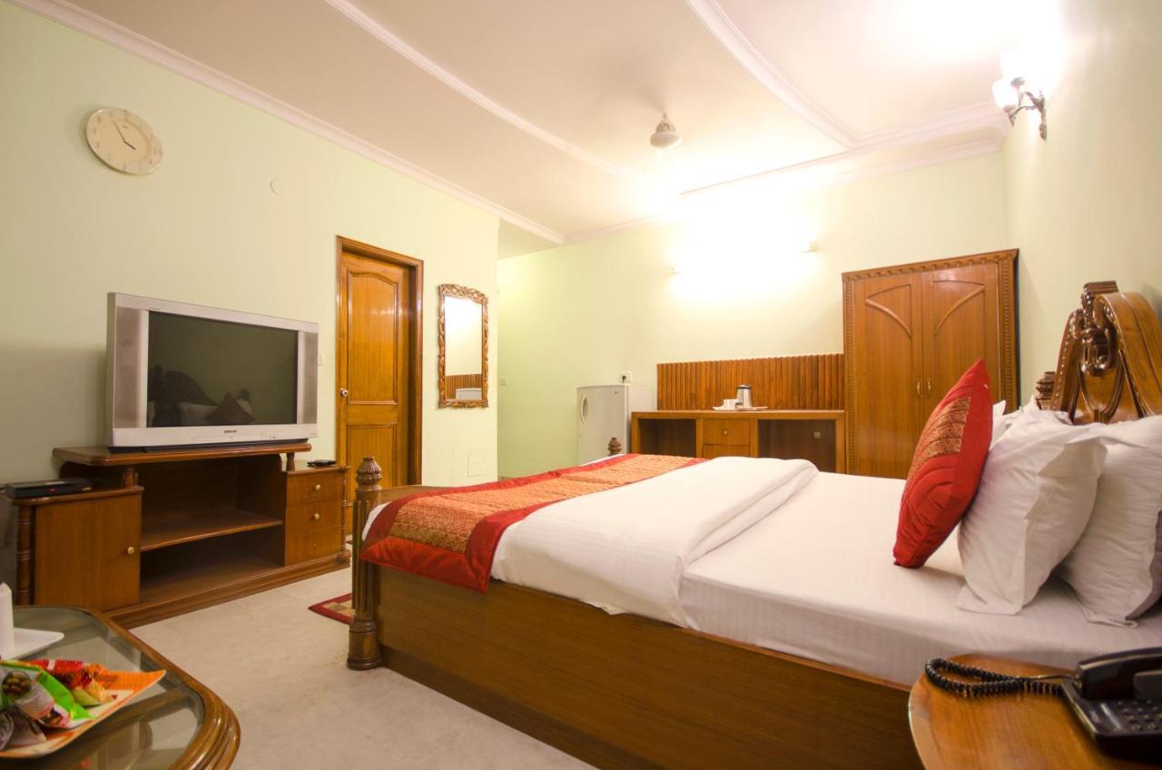 Hotel Pablas International, New Delhi, Near Metro Екстериор снимка